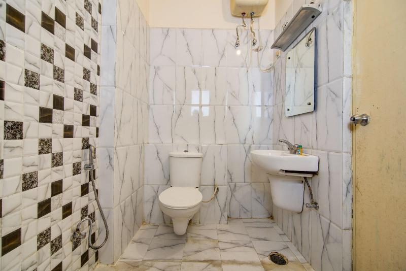 Fabhotel Global Inn image