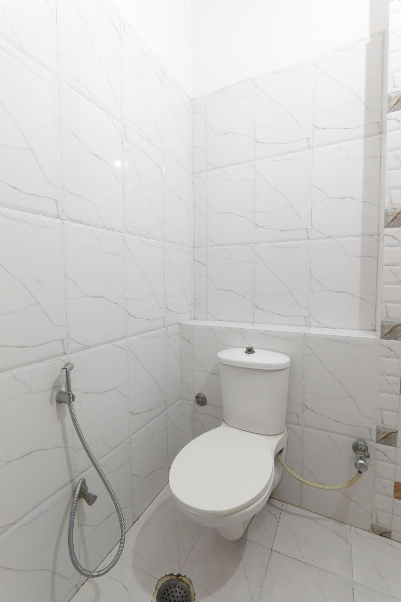 Fabhotel Global Inn image