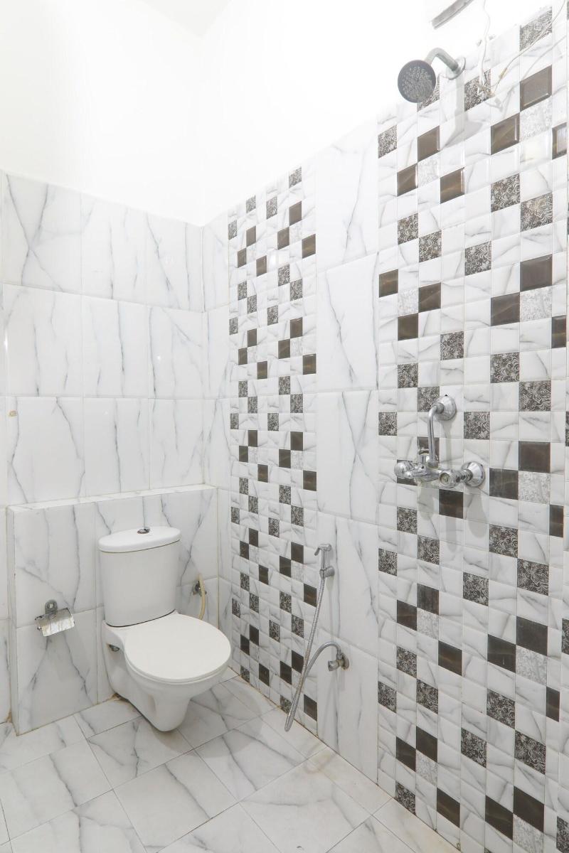 Fabhotel Global Inn image