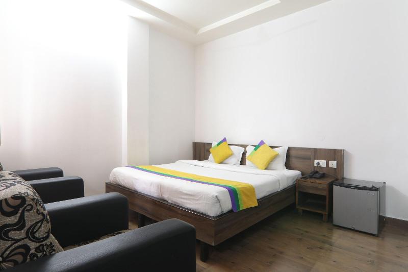 Fabhotel Global Inn image