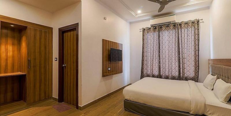 Fabhotel Global Inn image