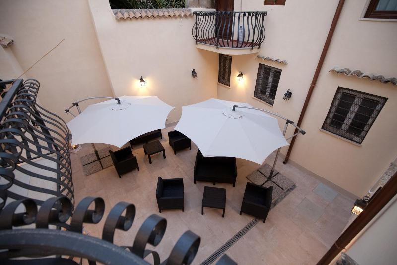 Italiana Resort Maniace image