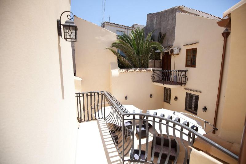 Italiana Resort Maniace image