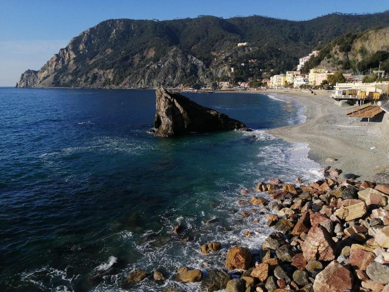 Golfo Della Luna image