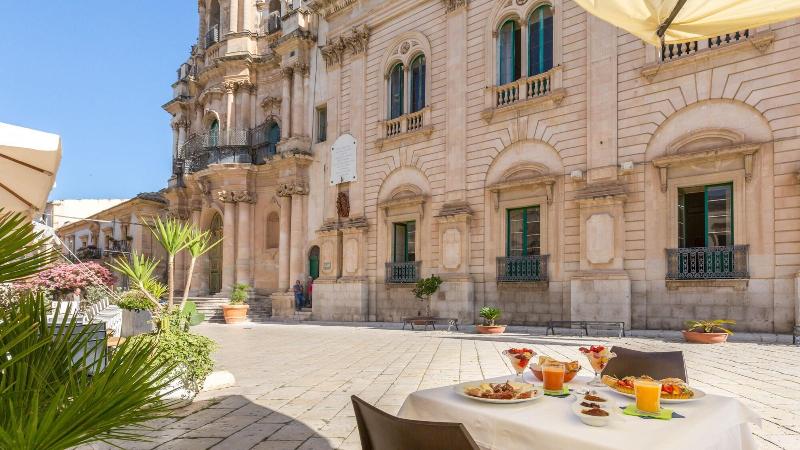 Palazzo Montalbano image