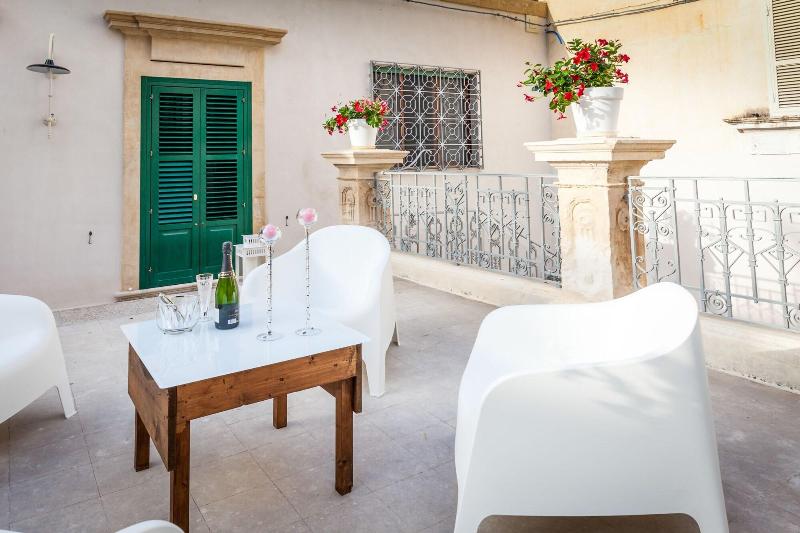 Palazzo Montalbano image
