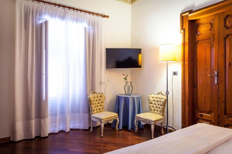 Palazzo Montalbano image