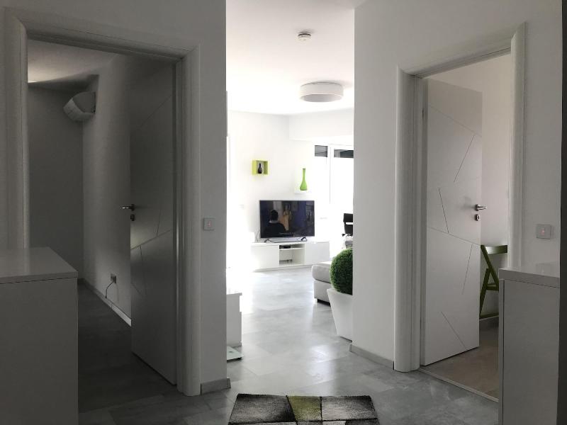 Luxury Westpark 2 Residence Lake View W2 image
