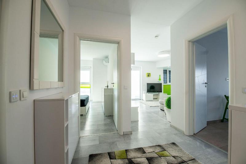 Luxury Westpark 2 Residence Lake View W2 image