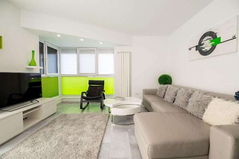 Luxury Westpark 2 Residence Lake View W2 image