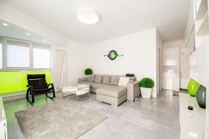 Luxury Westpark 2 Residence Lake View W2 image