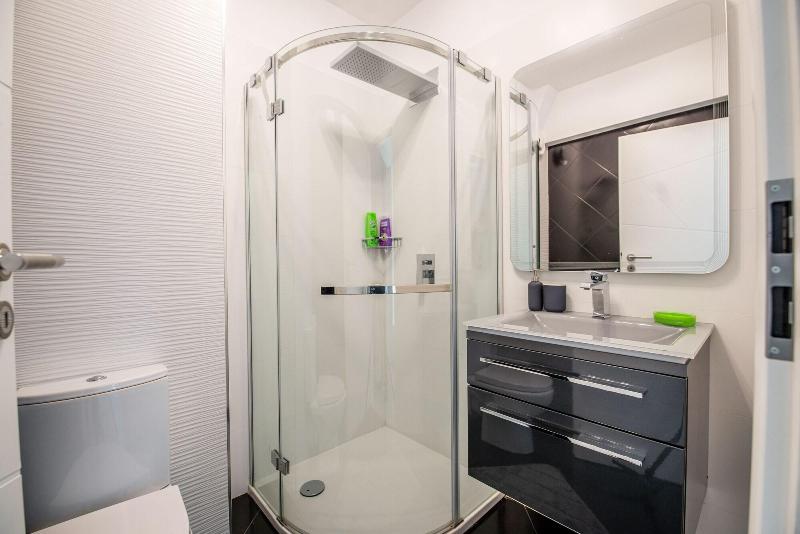 Luxury Westpark 2 Residence Lake View W2 image