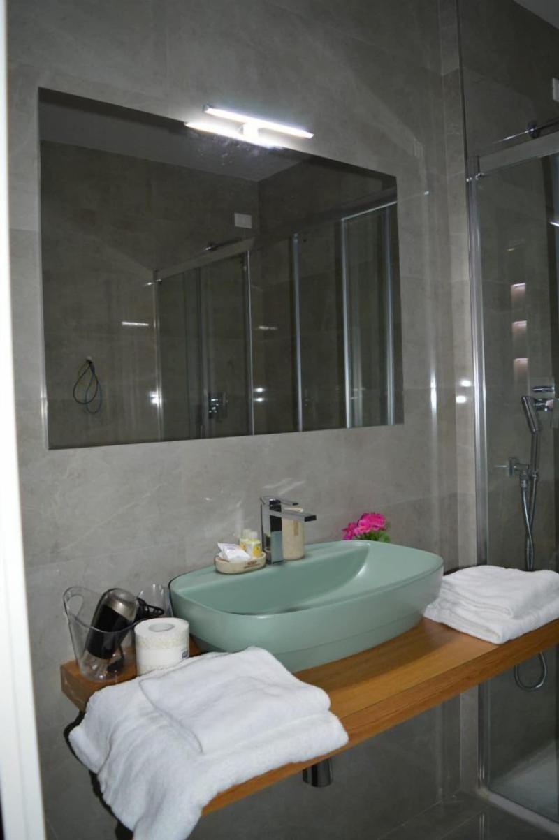 B&B Jolie Center image