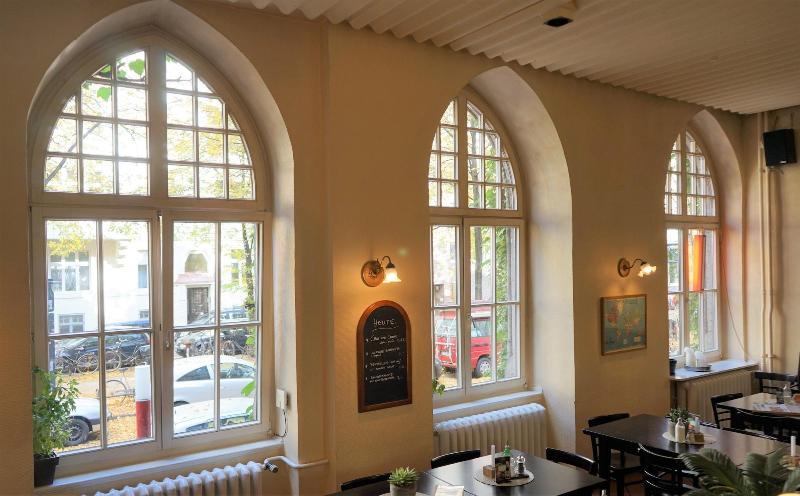 Tagungs- und Gästehaus St. Georg — restaurant