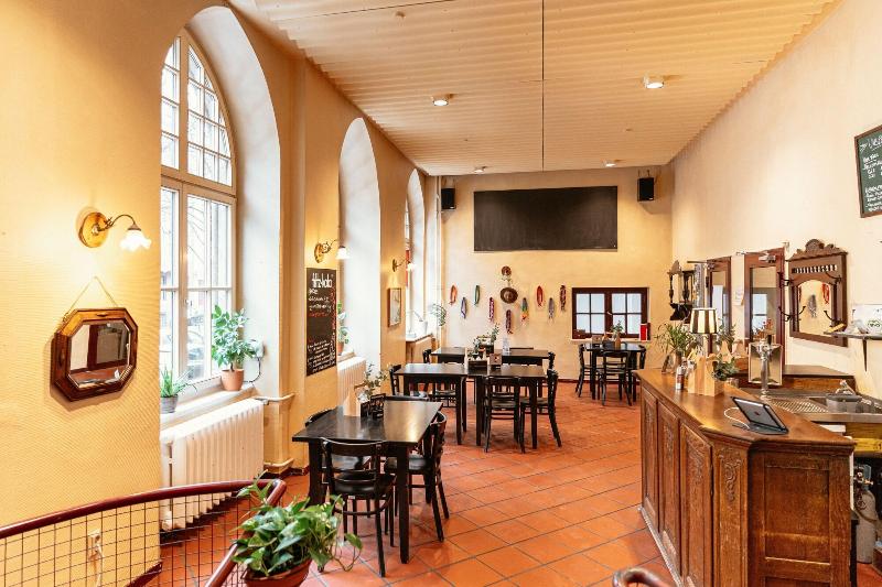 Tagungs- und Gästehaus St. Georg — restaurant
