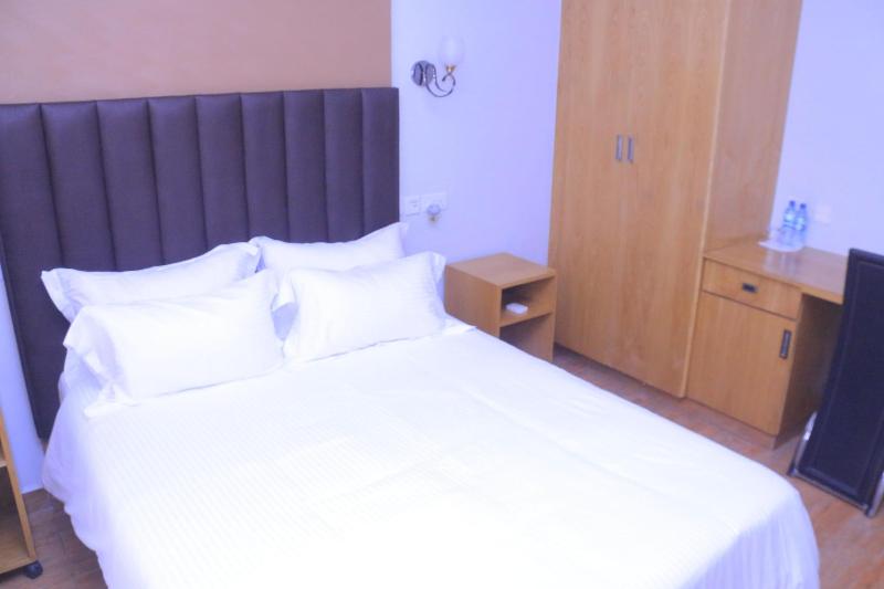 Amelia Hotel Karen image