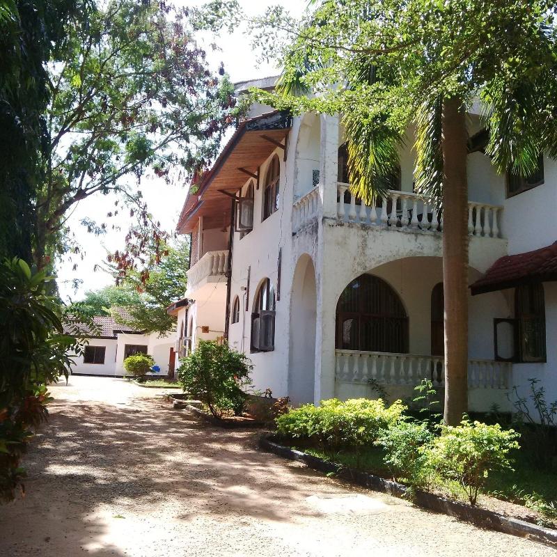 Emerald House image