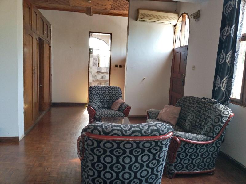 Emerald House image