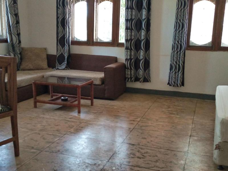 Emerald House image