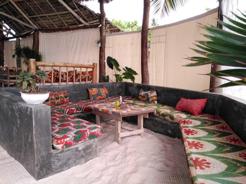 Bahari Pizza Restaurant And Bungalows image