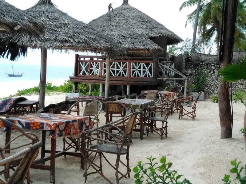 Bahari Pizza Restaurant And Bungalows image