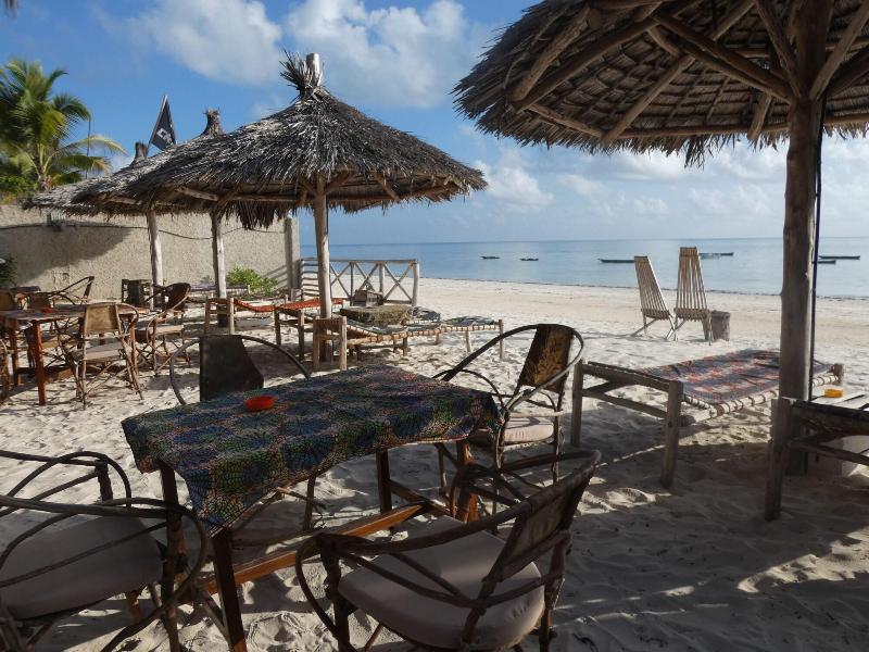 Bahari Pizza Restaurant And Bungalows image
