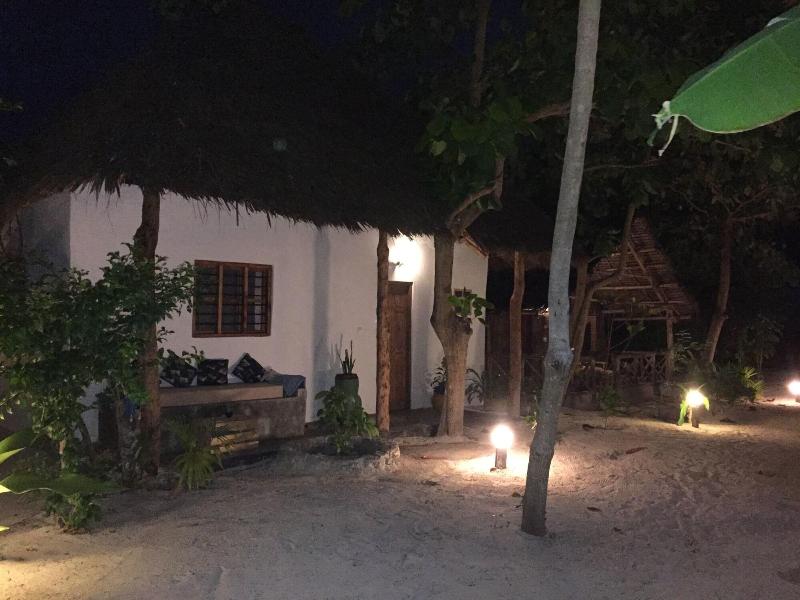 Bahari Pizza Restaurant And Bungalows image