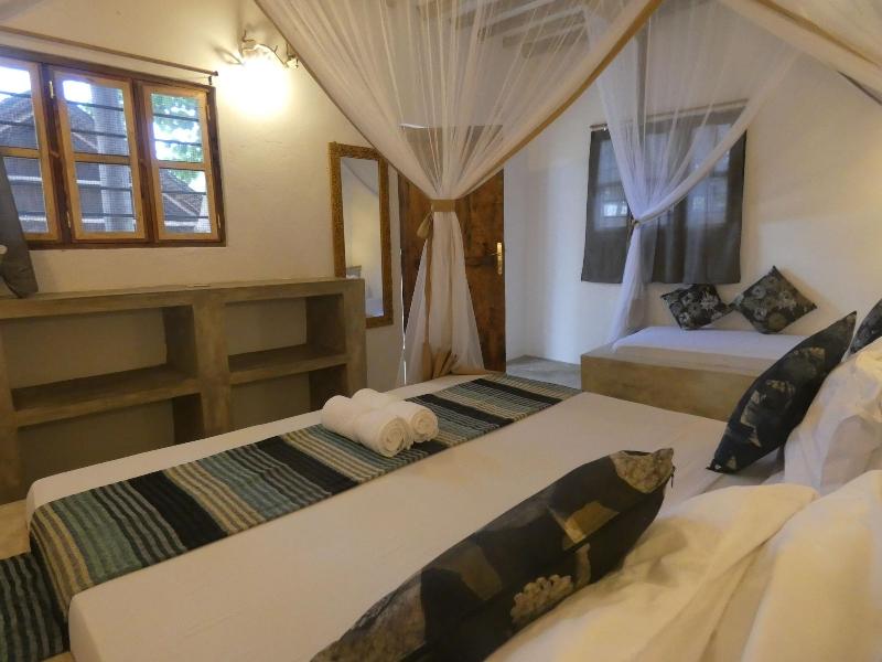 Bahari Pizza Restaurant And Bungalows image