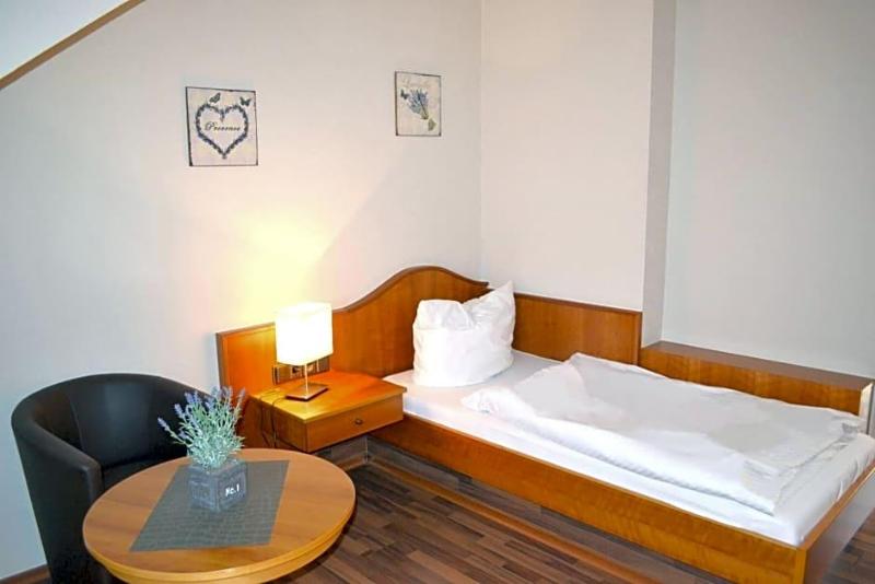 Hotel Zum Dorfbrunnen image