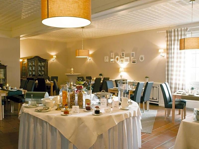 Hotel Zum Dorfbrunnen image