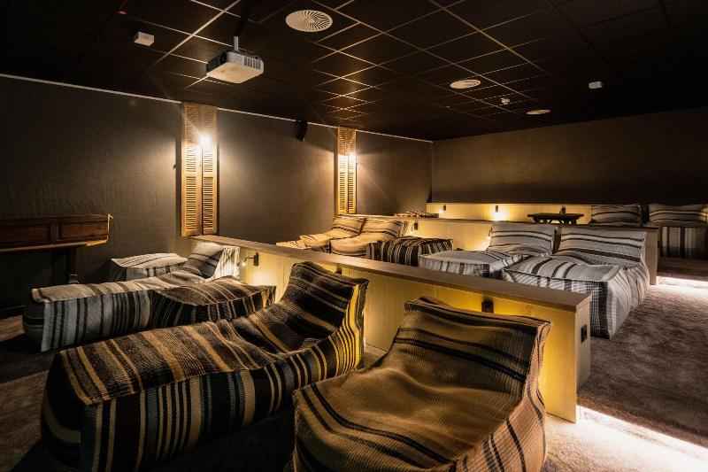 Neu Papa Rhein By Bollands Hotels image