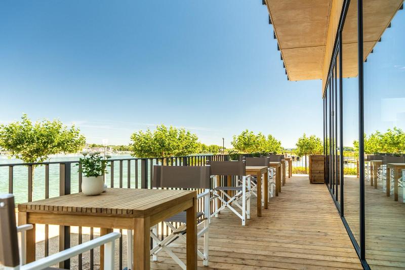 Neu Papa Rhein By Bollands Hotels image