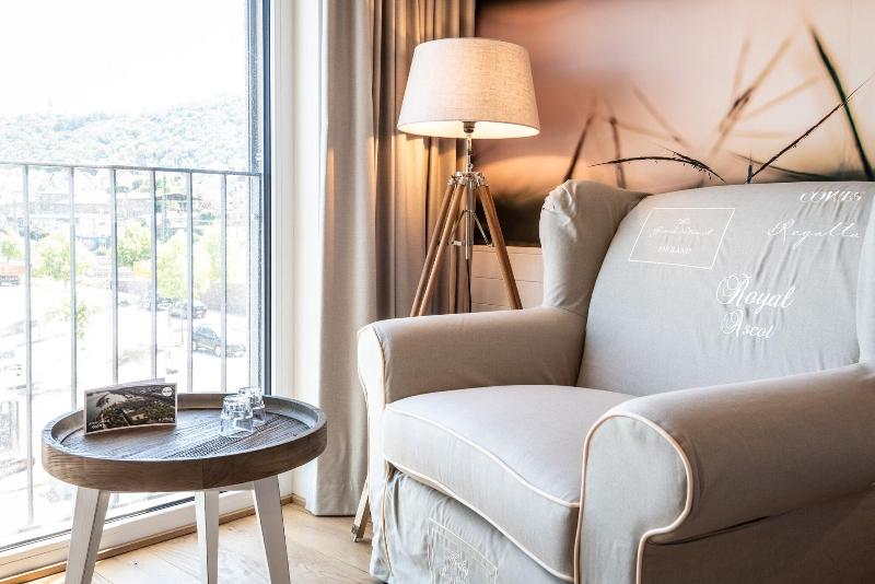 Neu Papa Rhein By Bollands Hotels image