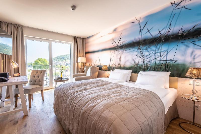 Neu Papa Rhein By Bollands Hotels image