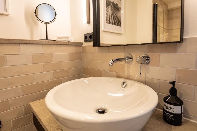 Neu Papa Rhein By Bollands Hotels image