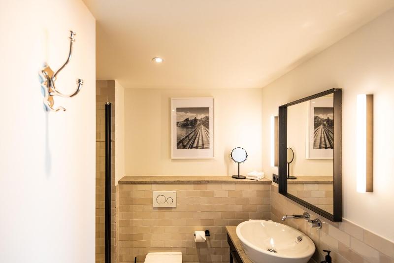 Neu Papa Rhein By Bollands Hotels image