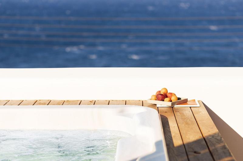 Mykonos Soul Luxury Suites - Adults Only