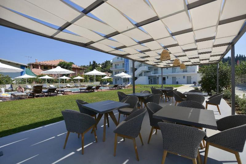 V Luxury Suites image