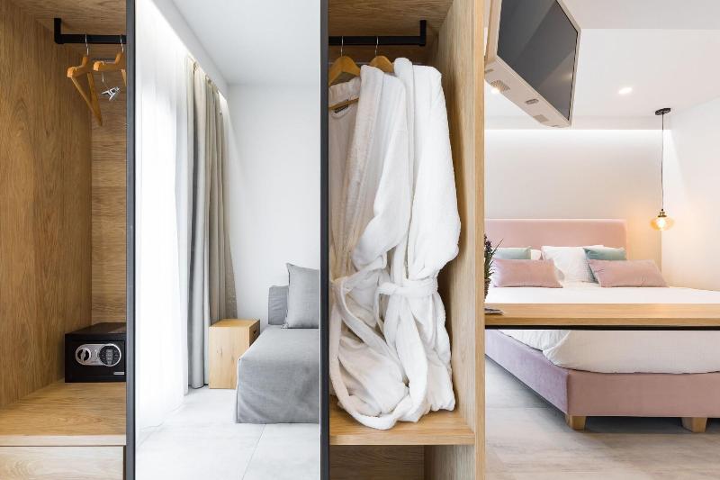 V Luxury Suites image