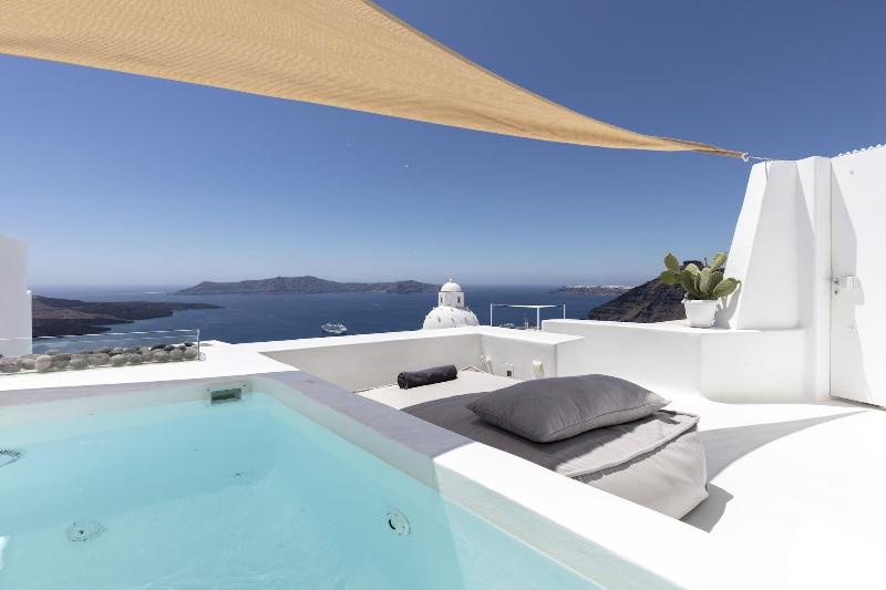 Aesthesis Boutique Villas Fira image