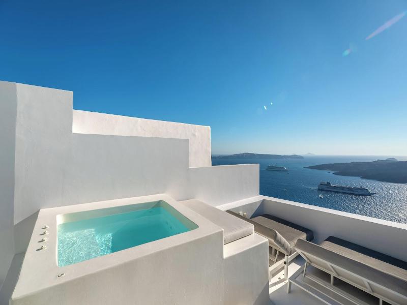 Aesthesis Boutique Villas Fira image
