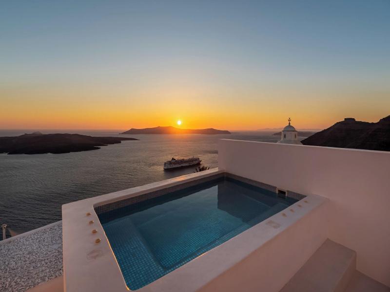 Aesthesis Boutique Villas Fira image