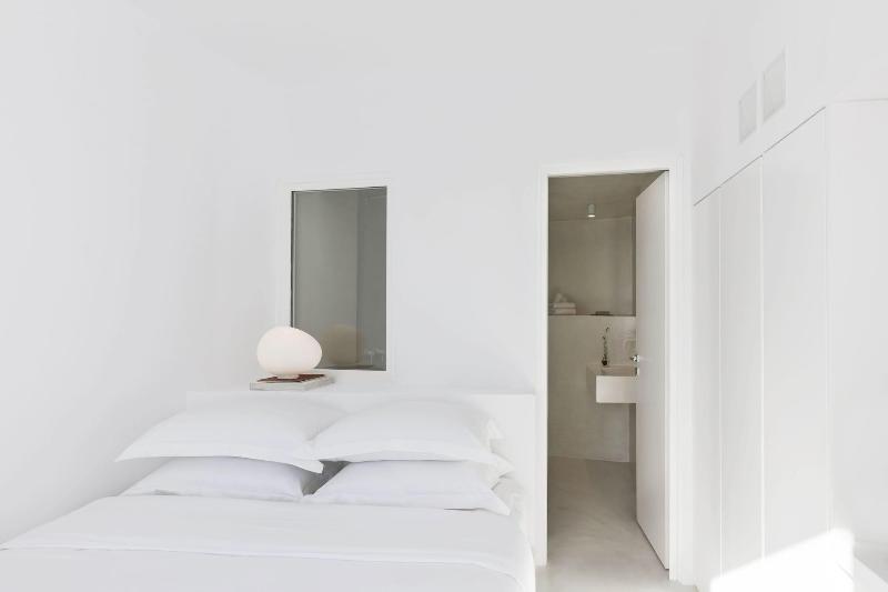 Aesthesis Boutique Villas Fira image