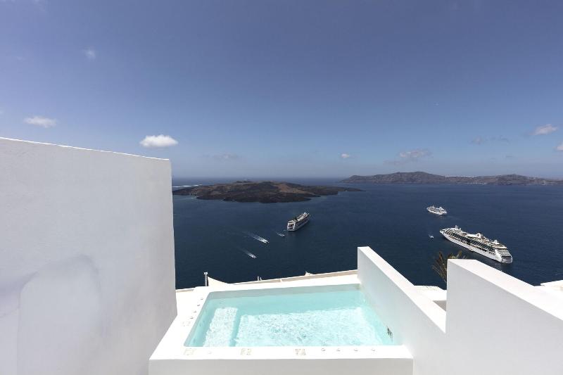 Aesthesis Boutique Villas Fira image