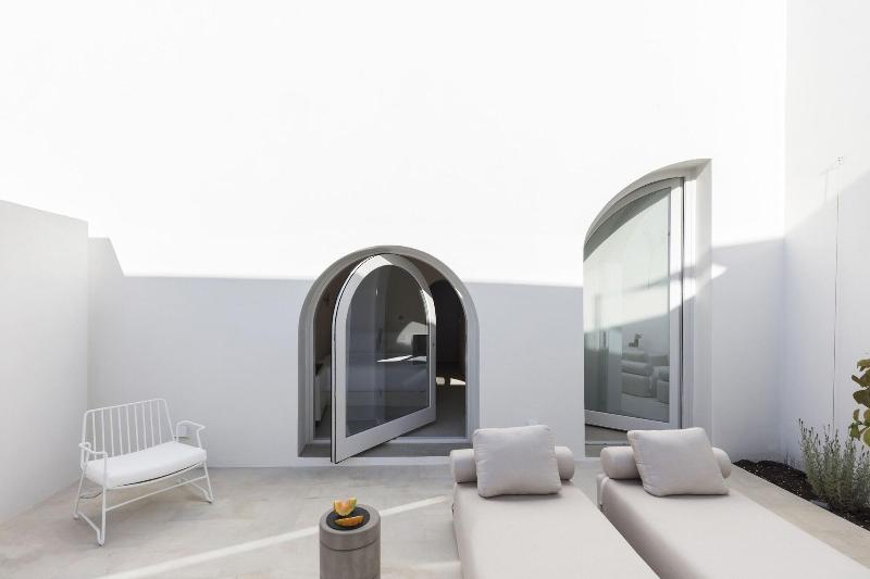 Aesthesis Boutique Villas Fira image