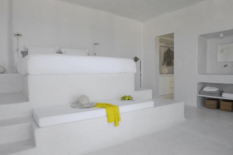 Aesthesis Boutique Villas Fira image