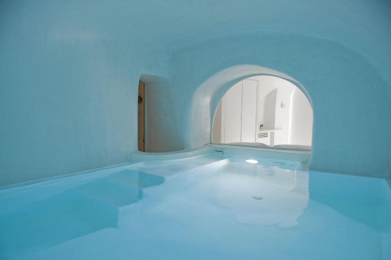 Aesthesis Boutique Villas Fira image