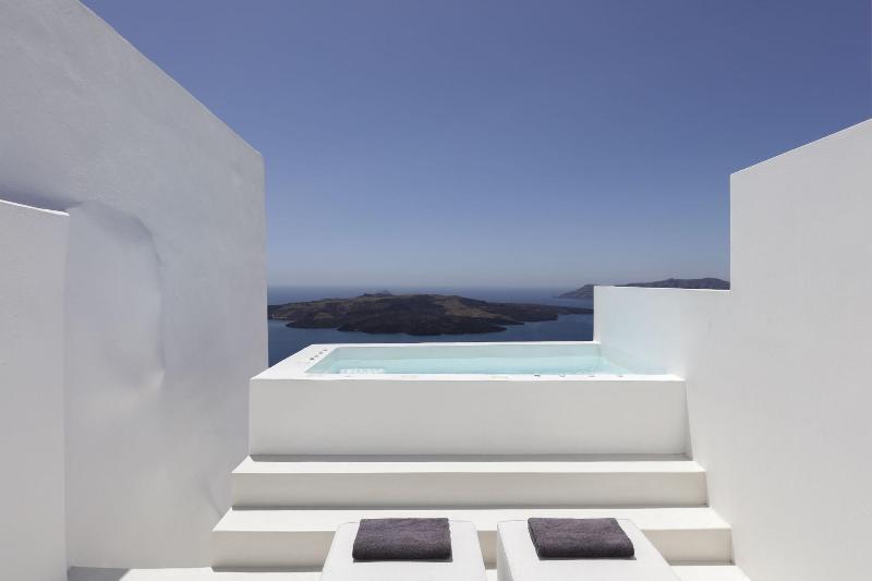 Aesthesis Boutique Villas Fira image