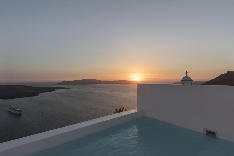 Aesthesis Boutique Villas Fira image