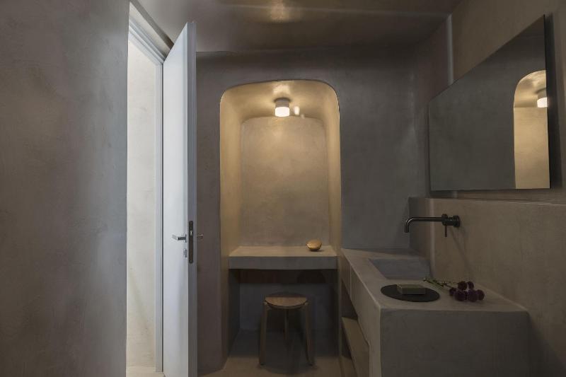 Aesthesis Boutique Villas Fira image